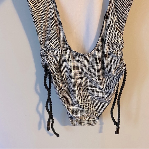 Lole one piece side tie cross back black and white patterned swimsuit- XS - Picture 12 of 16